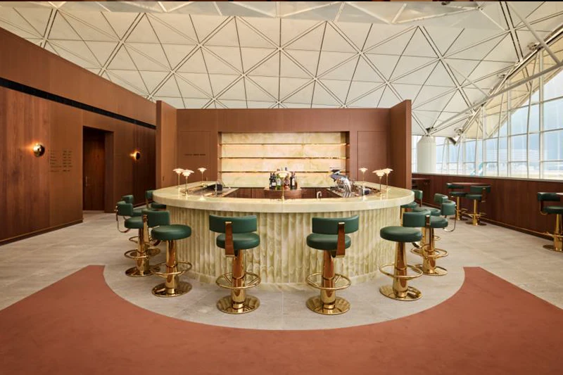 El atrio de la sala VIP The Wing de Cathay Pacific en Hong Kong. Foto: Cathay Pacific